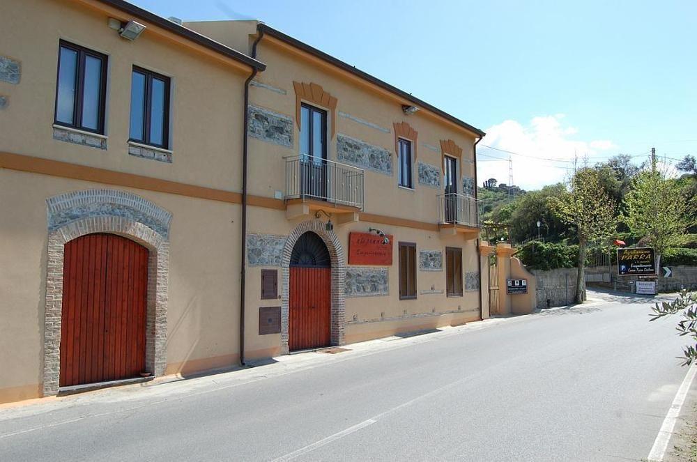 Agriturismo Parra Santa Lucia del Mela エクステリア 写真